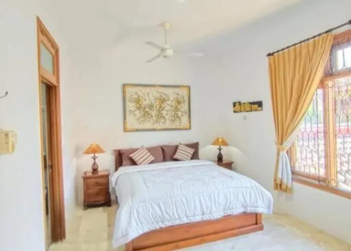 Mimi Mesari Bali Villa Kuta (Bali)